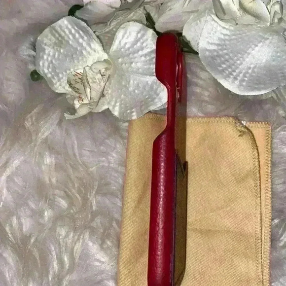 Selling Preloved Authentic Louis Vuitton IPhone case - Picture 2 of 7